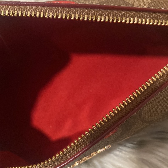 Coach Apple style purse - Picture 4 of 4